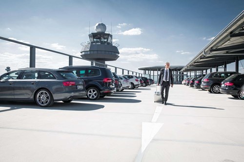 Book and park at the airport. So easy...