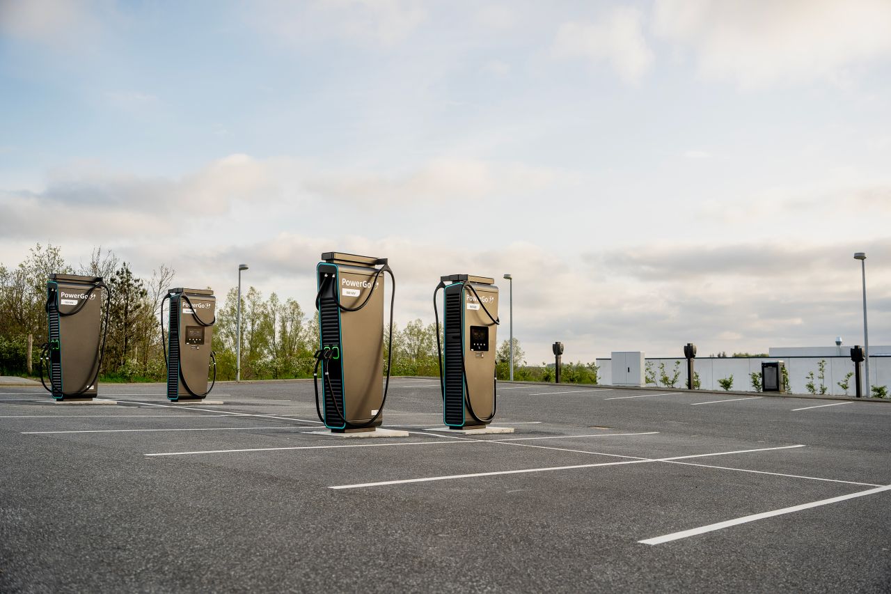 We have reached the milestone of 1500 up and running charging points across Europe.