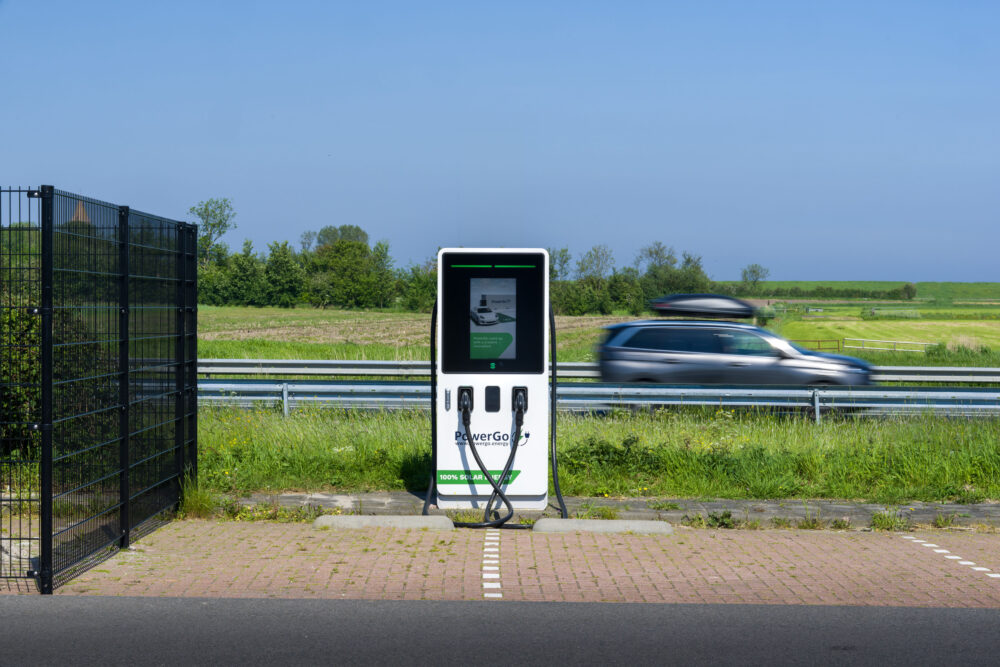 Martijn Heemstra. The 240 kW fast charger with the 600 kWh battery in the background